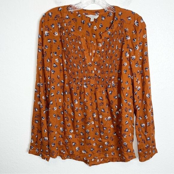 🔥HP🔥 Lucky Brand Floral High-Low Blouse Burnt Orange V-Neck Smocked. Medium - Picture 1 of 8